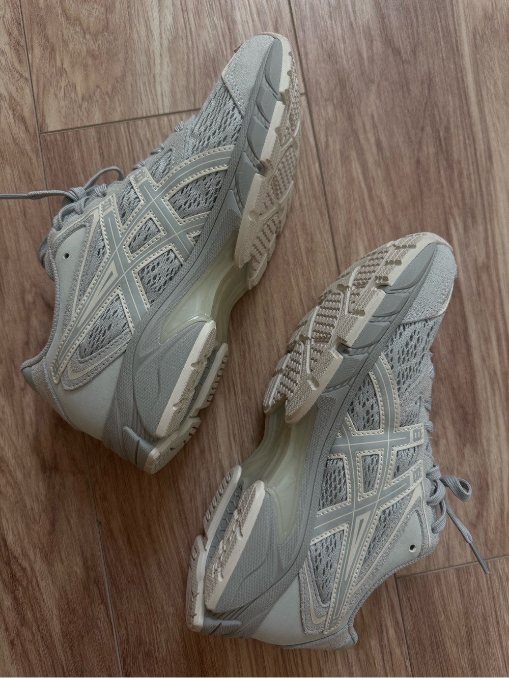 ASICS GEL DS Trainer Silver White Mesh Size US. 6.5 New without Box